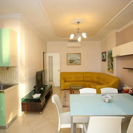 Apartment Visar Iriish *