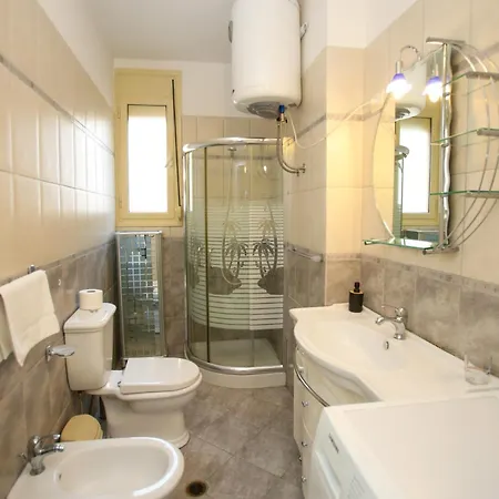 Visar Iriish Apartment Vlore